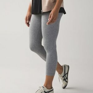 Lululemon Gray Crop Wunder Under Leggings Women’s Size 2